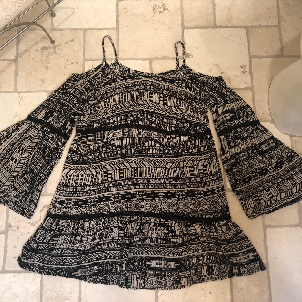 Bell sleeve tunic by Aqua